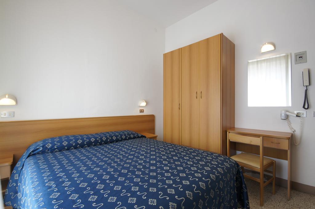 Hotel Fattori Cesenatico Pokój zdjęcie