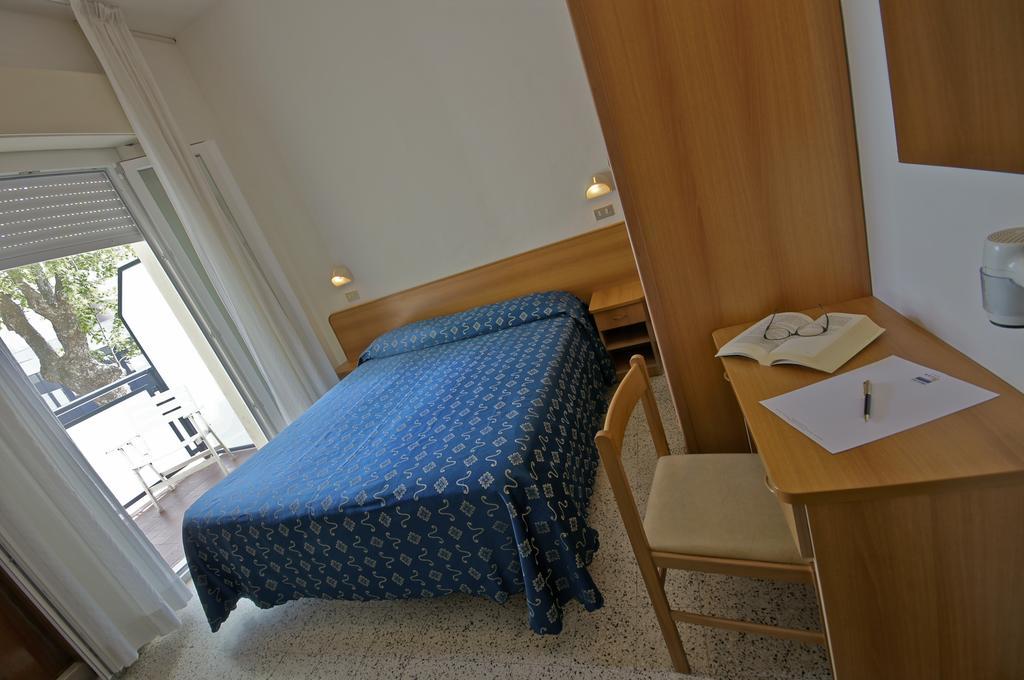 Hotel Fattori Cesenatico Pokój zdjęcie